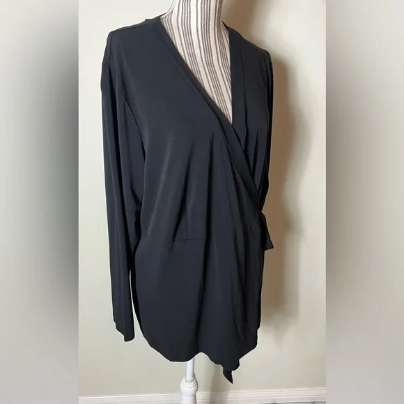 Lane Bryant Plus Size Women's Black Wrap Tie Front Blouse Cinged Waist Sz 22/24 - Picture 2 of 4